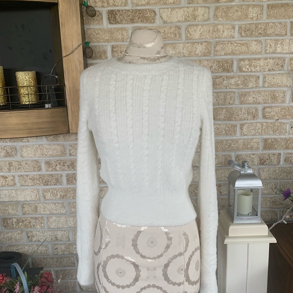 Forever 21 white fuzzy cropped sweater size S